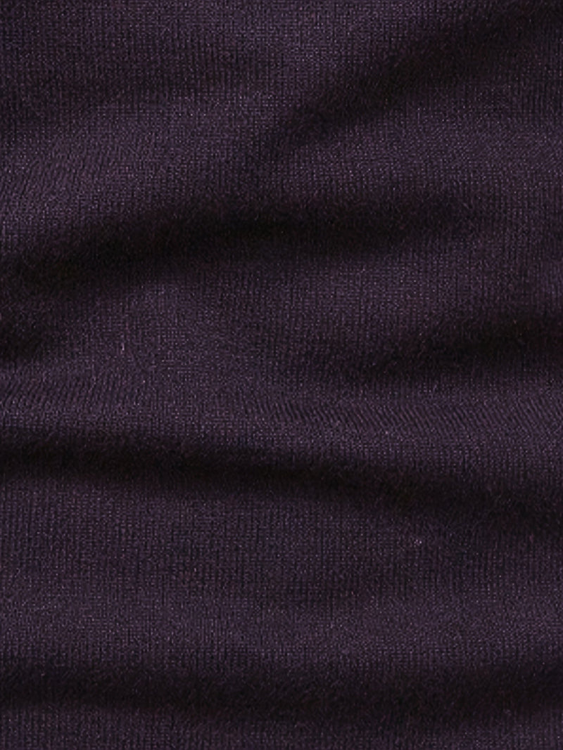 Dunkelblauer Strickstoff, weiche Textur, ideal für Pullover und Wintermode.