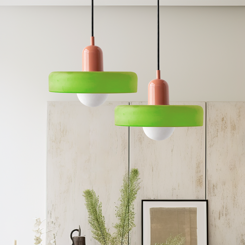 Farbenfrohe Pendelleuchte im Bauhaus-Stil - StiloGlas