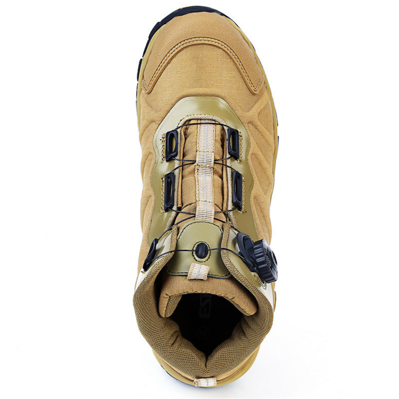 Beiger Wanderschuh mit Schnellverschluss, rutschfeste Sohle, Outdoor, Herren, robust, langlebig.