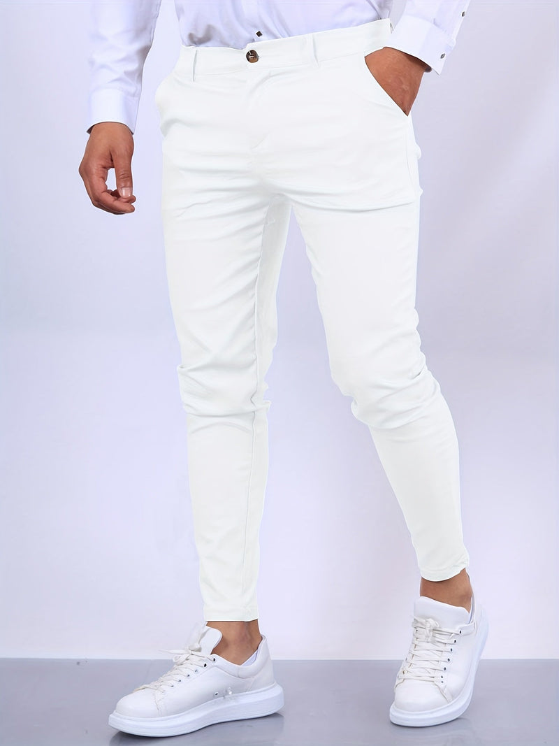 Weiße Herren-Chinohose, schmal geschnitten, Baumwolle, elegant, modisch, Freizeitkleidung.