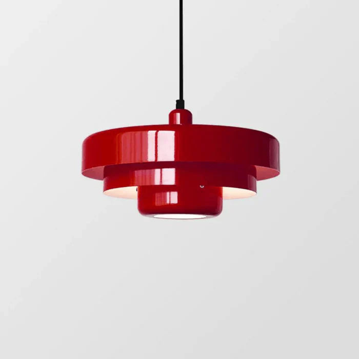 Rote Pendelleuchte, modernes Design, Metall, skandinavischer Stil, Innenbeleuchtung.