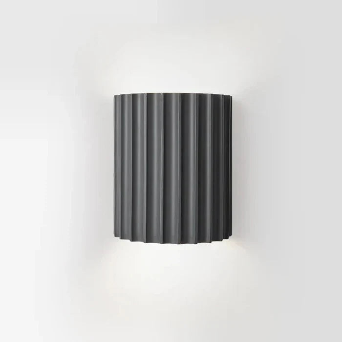 Schwarze Wandleuchte aus Metall, geripptes Design, moderne Innenbeleuchtung, energiesparend.