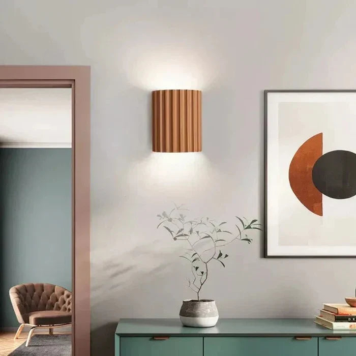 Moderne Wandlampe Holzoptik, Wohnzimmer, skandinavisches Design, energiesparend, stilvoll.