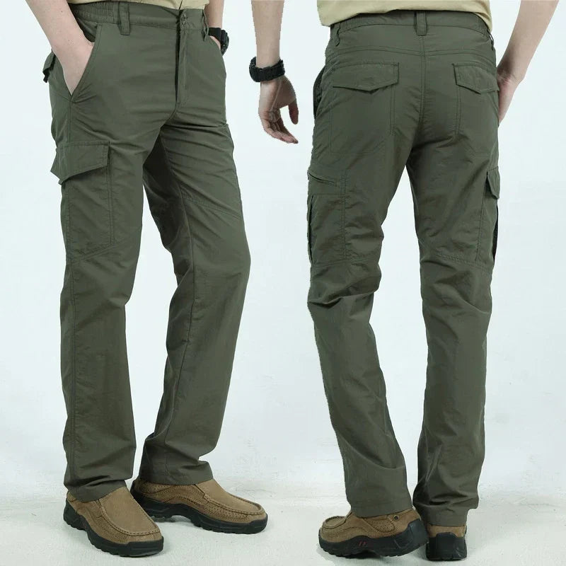 Grüne taktische Herren-Cargohose, wasserdicht, verschleißfest, mit mehreren Taschen.