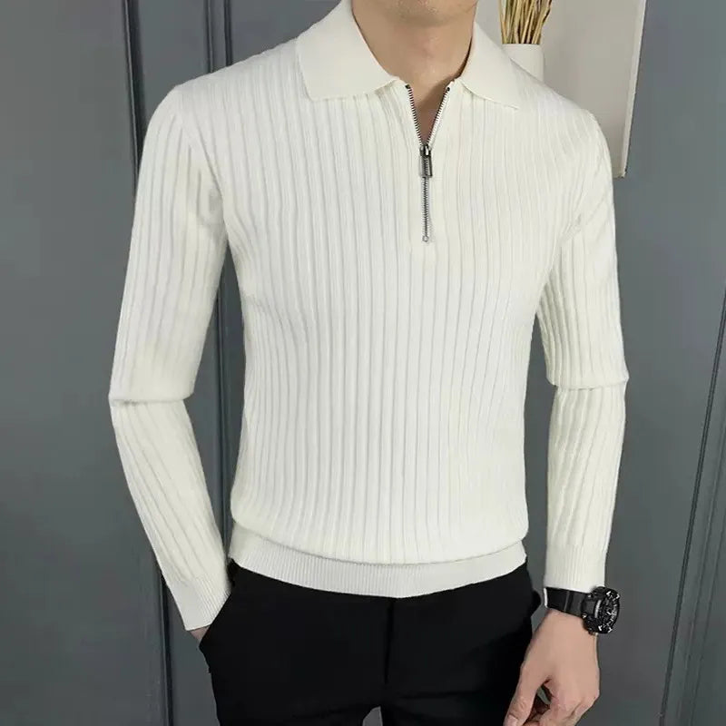 Weißer Herrenpullover mit Reißverschluss, gerippt, langärmelig, modisch, elegant.