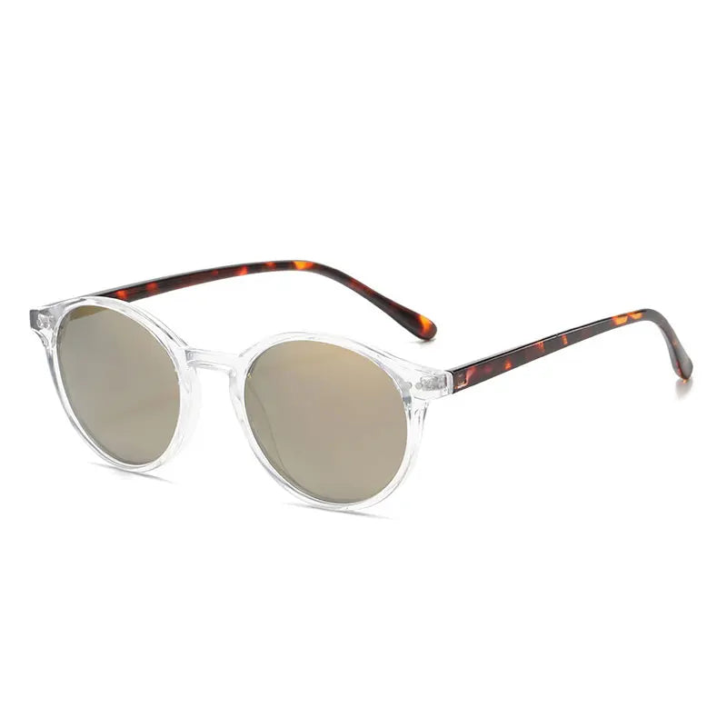 Transparente Sonnenbrille mit runden Gläsern, braunem Gestell, modisch, unisex, UV-Schutz.