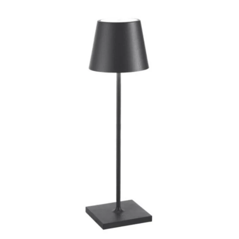 Schwarze Tischlampe, modernes Design, Metall, minimalistisch, Beleuchtung, Inneneinrichtung.