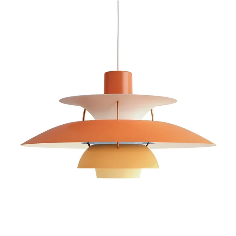 Orangefarbene Pendelleuchte, modernes Design, mehrschichtiger Lampenschirm, Inneneinrichtung.