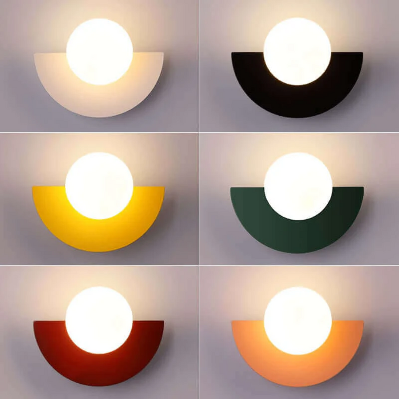 Sechs bunte Wandleuchten, Halbkreis-Design, moderne Innenbeleuchtung, verschiedene Farben.