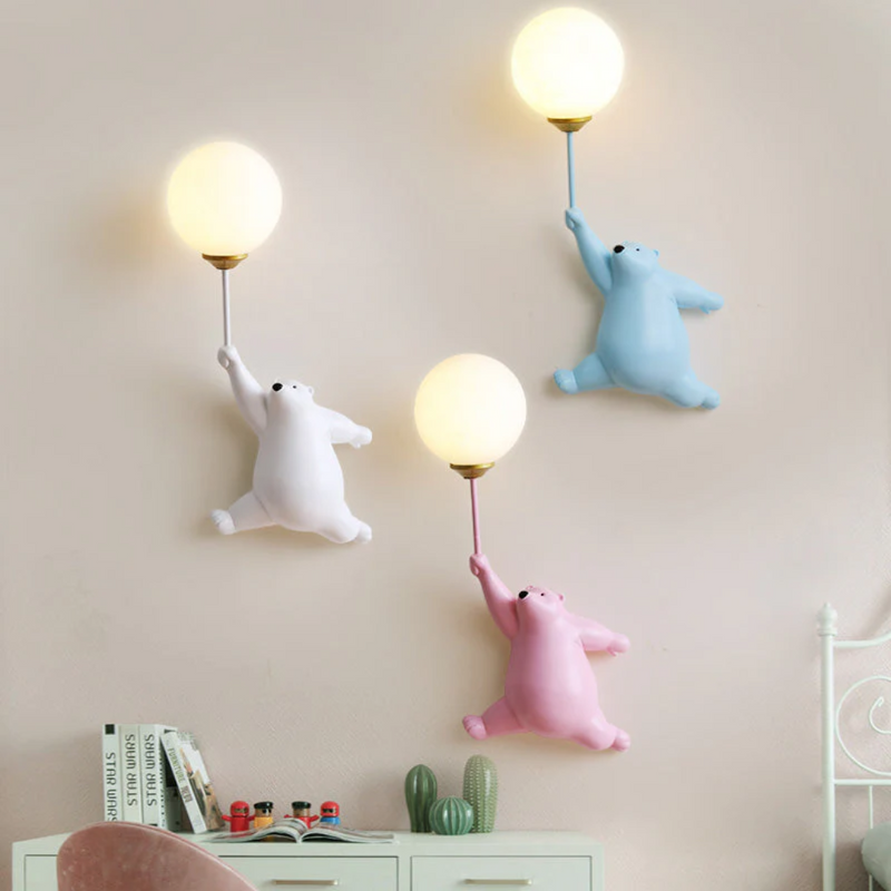 Drei Bären-Wandleuchten, rosa, blau, weiß, mit Kugel-Lampen, Kinderzimmer-Dekoration.