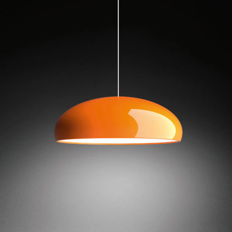 Orange Hängelampe, modernes Design, Metall, Innenbeleuchtung, Wohnzimmer, Esszimmer, Küche.
