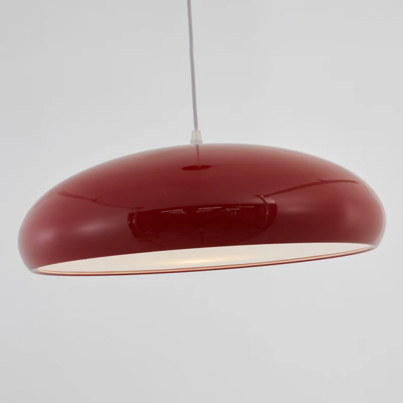 Rote Pendelleuchte, modernes Design, Metall, Wohnzimmerbeleuchtung, Inneneinrichtung.