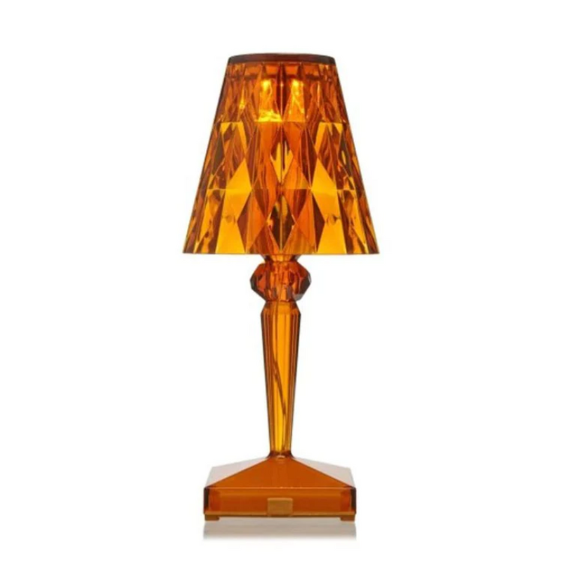 Orange Kristall-Tischlampe, modernes Design, facettierter Schirm, dekorative Beleuchtung.