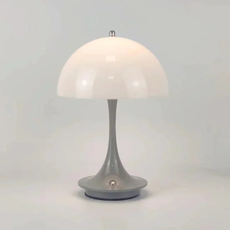 Weiße Pilzlampe, modernes Design, Kunststoff, Tischleuchte, minimalistisch, Inneneinrichtung.