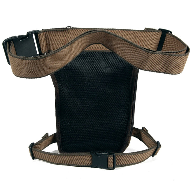 Braune Hundetragetasche aus Nylon mit verstellbaren Gurten, ideal für Outdoor-Aktivitäten.