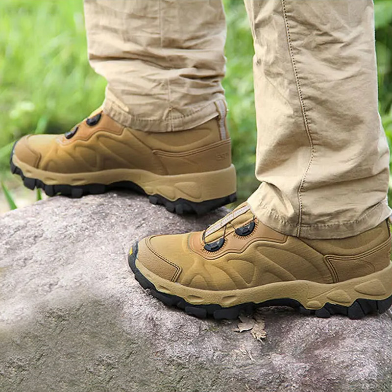 Beige Wanderschuhe Herren, rutschfest, Outdoor, robust, auf Felsen, Trekking, Natur, bequem.