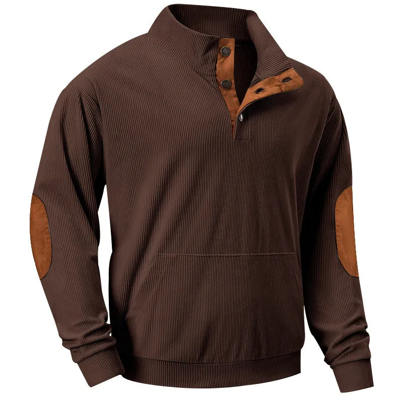 Brauner Herrenpullover mit Knopfleiste und Wildlederbesatz, modisch und bequem.