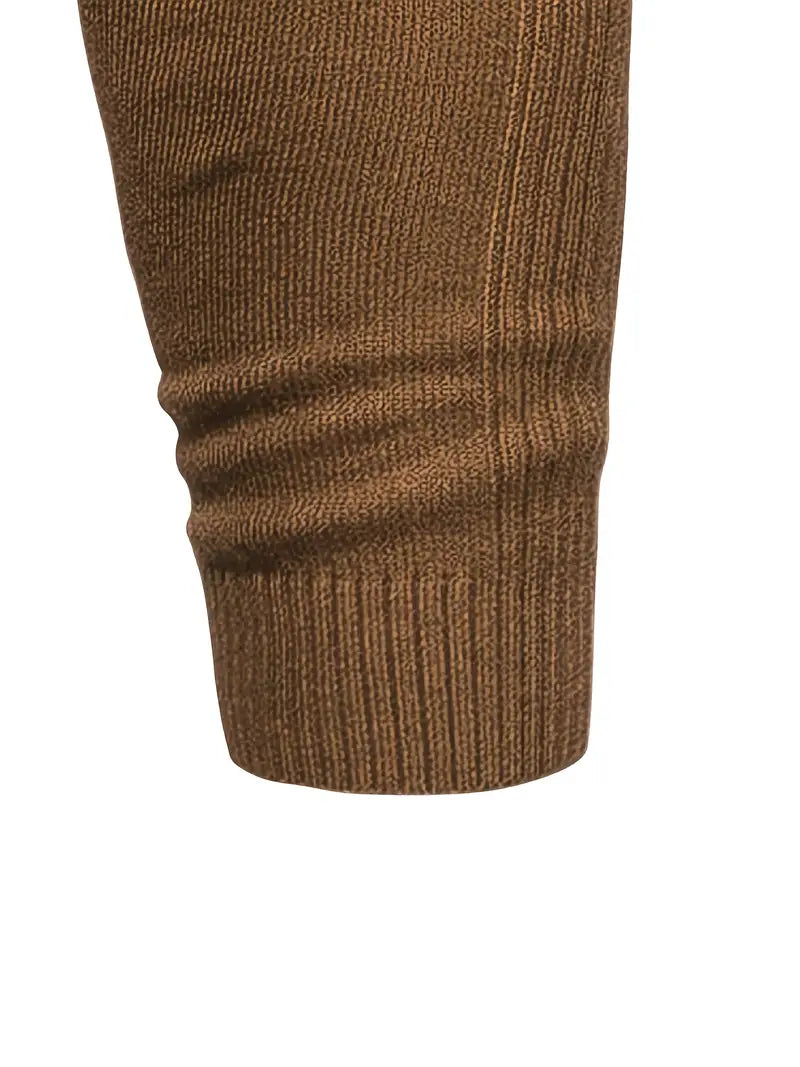 Brauner Strickpullover-Ärmel aus Wolle, geripptes Design, modische Herbstbekleidung.