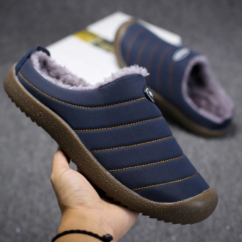 Dunkelblaue Hausschuhe mit Plüschfutter, rutschfeste Sohle, warme Winterpantoffeln.