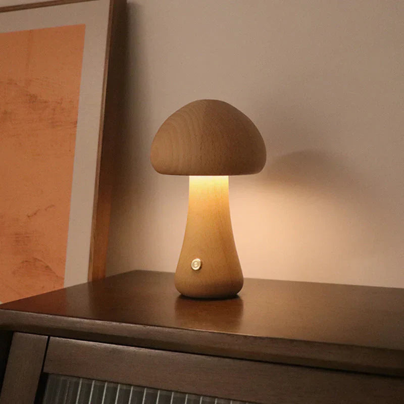 Holz-Pilzlampe auf Tisch, warmes Licht, modernes Design, Nachtlicht, Dekoration, Schlafzimmer.