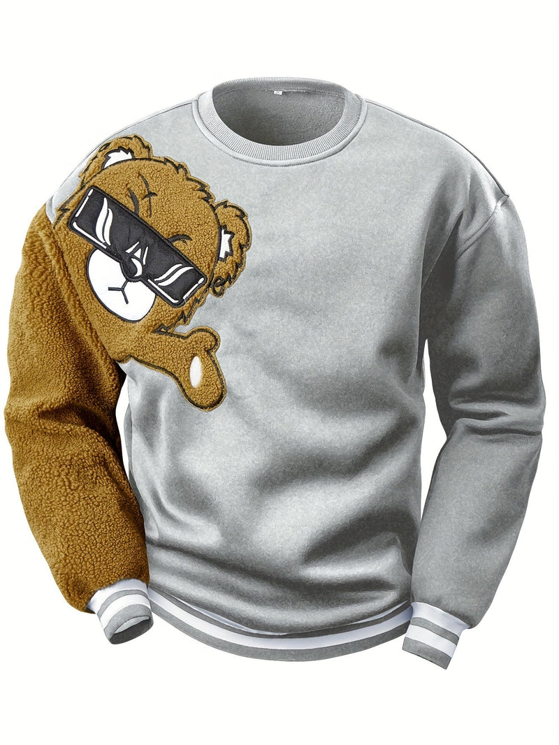 Grauer Sweatshirt mit braunem Teddybär-Motiv, Brille, Plüscharm, Herrenmode, Streetwear.