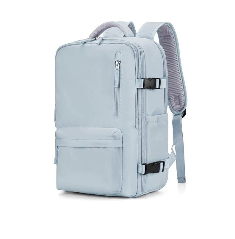 Hellblauer Rucksack, wasserabweisend, mit mehreren Fächern, ideal für Reisen und Schule.