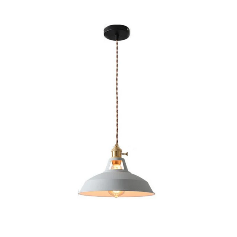 Graue Pendelleuchte aus Metall mit goldenen Akzenten, ideal für moderne Innenräume.