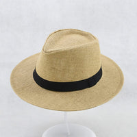 Beiger Fedora-Hut aus Stroh mit schwarzem Band, stilvoller Sommerhut für Herren und Damen.