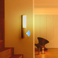 Wandleuchte mit Bewegungsmelder, LED, warmweiß, modernes Design, Innenbeleuchtung, energiesparend.