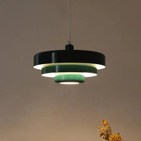 Moderne grüne Hängelampe aus Metall, dreistufiges Design, Wohnzimmerbeleuchtung.
