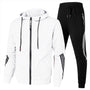 Weißer Hoodie und schwarze Jogginghose, Sportanzug, Herrenmode, Freizeitkleidung, Baumwolle.