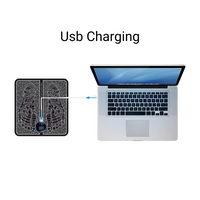 USB-Ladegerät für Laptop, schwarzes Design, tragbar, effizient, modernes Zubehör.