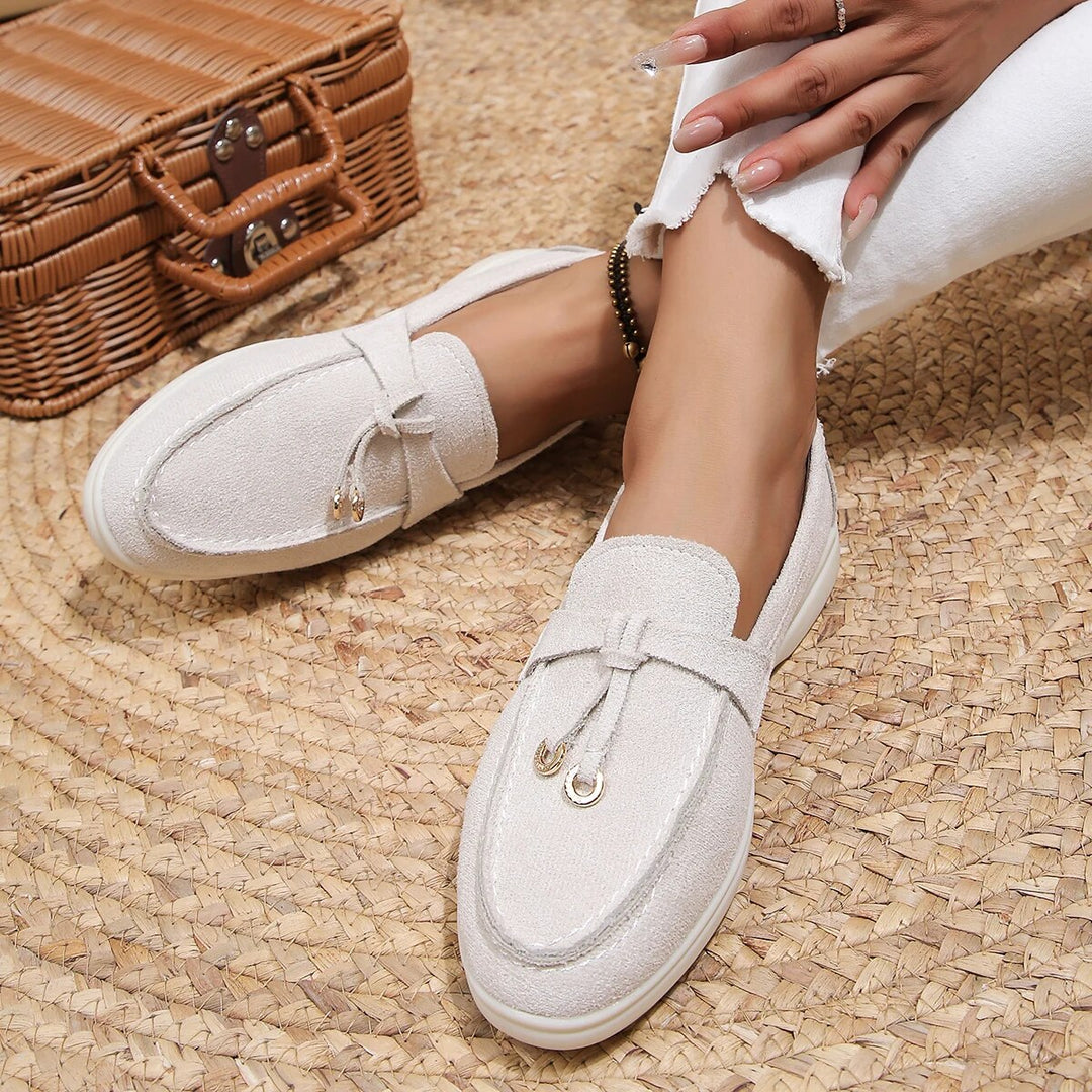 Damen-Loafers aus weißem Leder, Slip-On, flach, ideal für Frühling und Herbst, modisch.