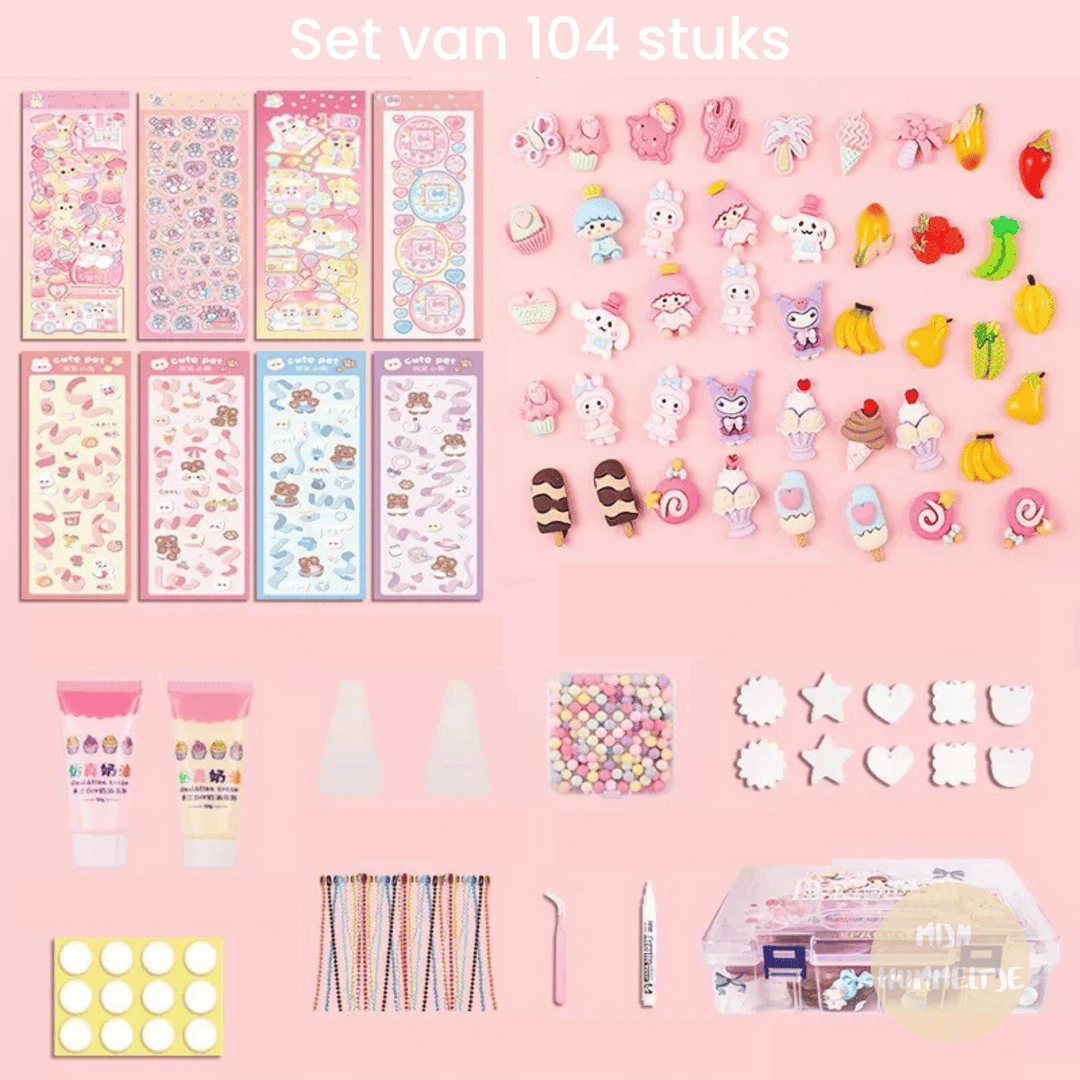104-teiliges DIY-Nagelkunst-Set mit Aufklebern, Dekorationen und Werkzeugen, rosa Hintergrund.