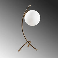 Moderne Tischleuchte Alistair, 43 cm, gebogenes Metall, weißer Glaslampenschirm.