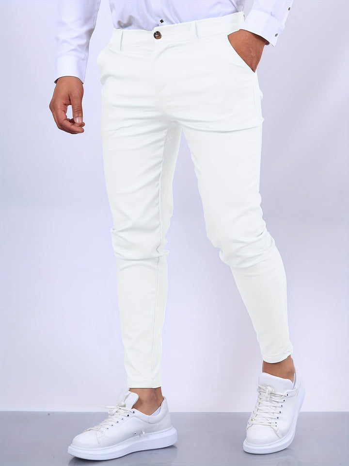 Weiße Herren-Chinohose, schmal geschnitten, Baumwolle, elegant, modisch, Freizeitkleidung.