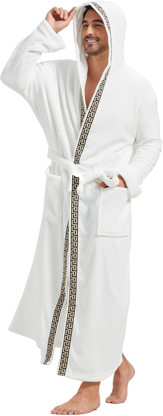 Weißer Herren-Bademantel mit Kapuze, Fleece, Gürtel, Taschen, gemustertes Band, gemütlich.