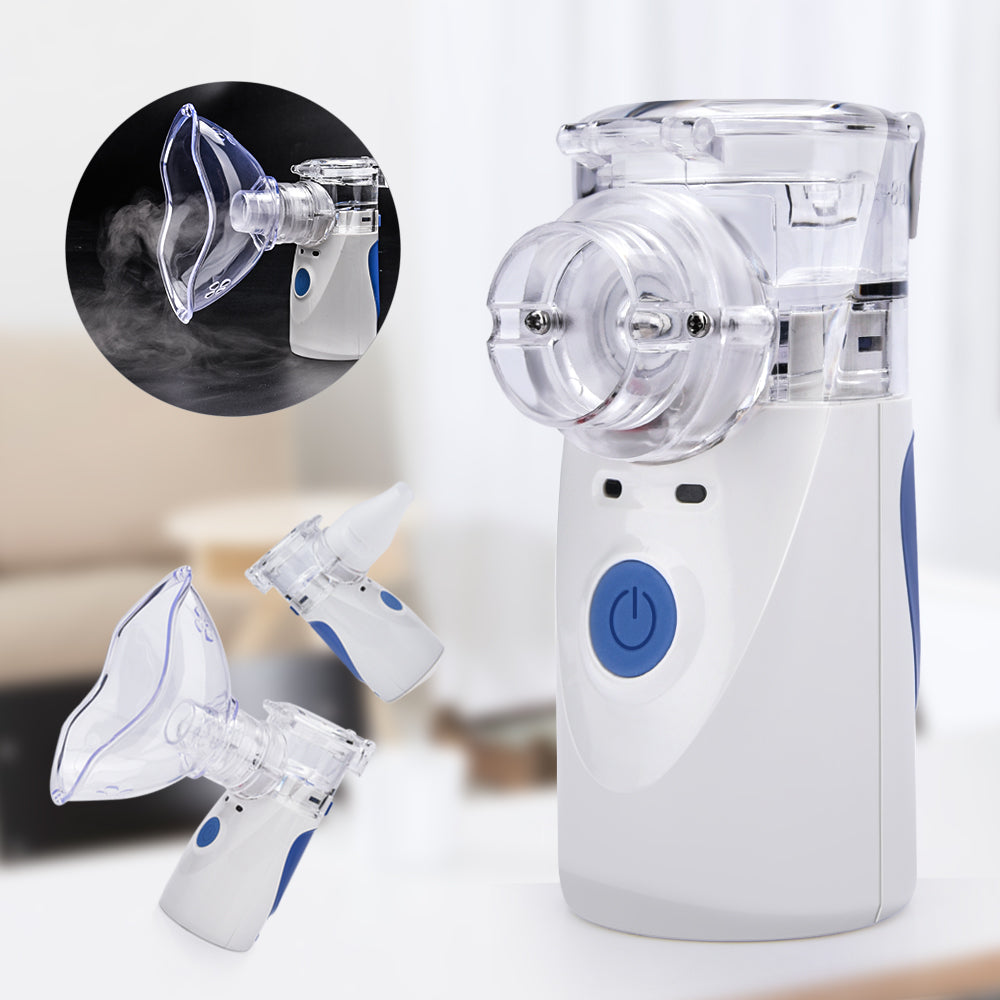 Tragbarer weißer Inhalator mit blauem Knopf, ideal für Atemwegstherapie und Asthmabehandlung.