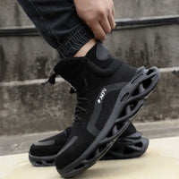 Schwarze Herren-Sneaker, atmungsaktiv, rutschfeste Sohle, sportlich, modisch, Outdoor-Einsatz.