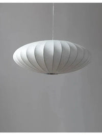 Moderne weiße Pendelleuchte, oval, Stoff, minimalistisches Design, Wohnzimmerbeleuchtung.