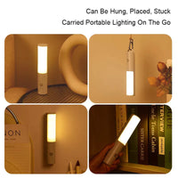 Tragbare LED-Lampe, weiß, hängend oder stehend, für vielseitige Beleuchtung, USB-aufladbar.