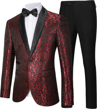 Roter Brokatanzug mit schwarzem Revers, weißem Hemd und Fliege, festliche Herrenmode.