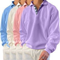 Vier Herren-Poloshirts in Pastellfarben: Blau, Creme, Rosa, Lila, aus Baumwolle.