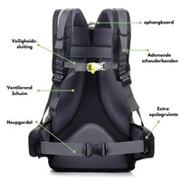 Schwarzer Outdoor-Trekking-Rucksack mit atmungsaktiven Schultergurten und Sicherheitsverschluss.