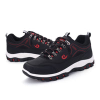 Schwarze orthopädische Sportschuhe, atmungsaktiv, rutschfest, für Herren.