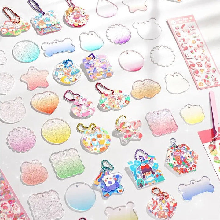 Bunte Acryl-Schlüsselanhänger und Aufkleber, kawaii Design, Pastellfarben, Dekoration.