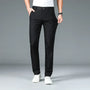 Elegante schwarze Herren-Businesshose aus Bambusfaser, ideal für Frühling und Sommer.