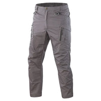 Graue taktische Herren-Cargohose, wasserfest, verschleißfest, mit mehreren Taschen.
