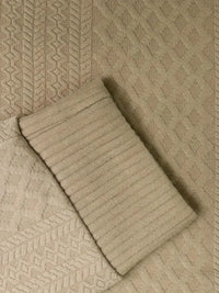 Beige Outdoor-Strickpullover mit Patches, Baumwolle, geometrisches Muster, warm, langlebig.