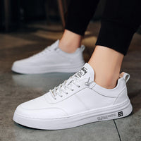 Weiße Ledersneaker für Herren, atmungsaktiv, rutschfest, modisch, Freizeit, vulkanisiert.